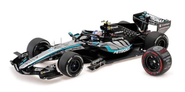 Minichamps 1:18 Mercedes-AMG Petronas F1 Team W17 No.12 Kimi Antonelli First Pole Position Chinese GP 2026 with Pole Position Tyre (117260222) Limited Edition Resin Model