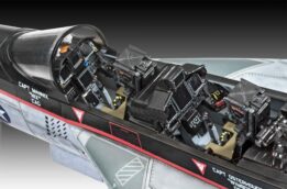 revell - 1:32 f/a-18f super hornet (03847) model kit