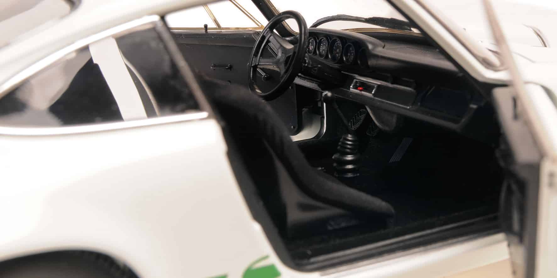 Minichamps 1:18 Porsche 911 Carrera RS White/Green 1972 (100066020) Diecast Model 6 Minichamps 1:18 Porsche 911 Carrera RS White/Green 1972 (100066020) Diecast Model - Image 6