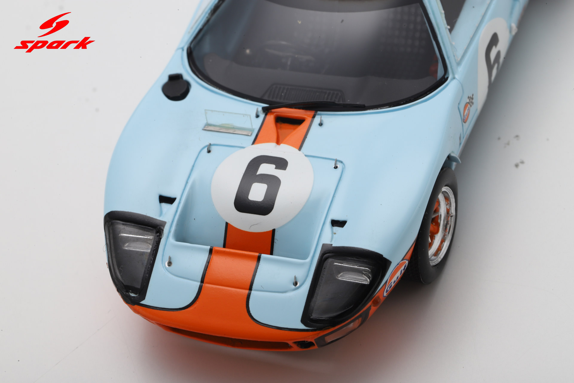 Spark 1:43 Ford GT 40 No.6 Winner 24H Le Mans 1969 J. Ickx - J. Oliver (43LM69) Resin Model 10 Spark 1:43 Ford GT 40 No.6 Winner 24H Le Mans 1969 J. Ickx - J. Oliver (43LM69) Resin Model - Image 10