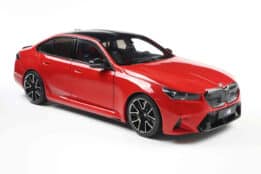 Solido - 1:18 BMW M5 (G90) 2025 Fire Red - Diecast Model