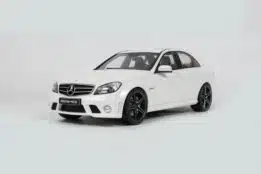 1 18 mercedes benz c63 amg diamond white 2007 01