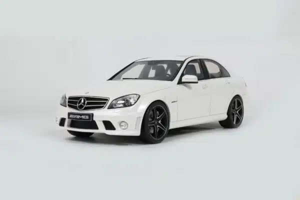 1 18 mercedes benz c63 amg diamond white 2007 01
