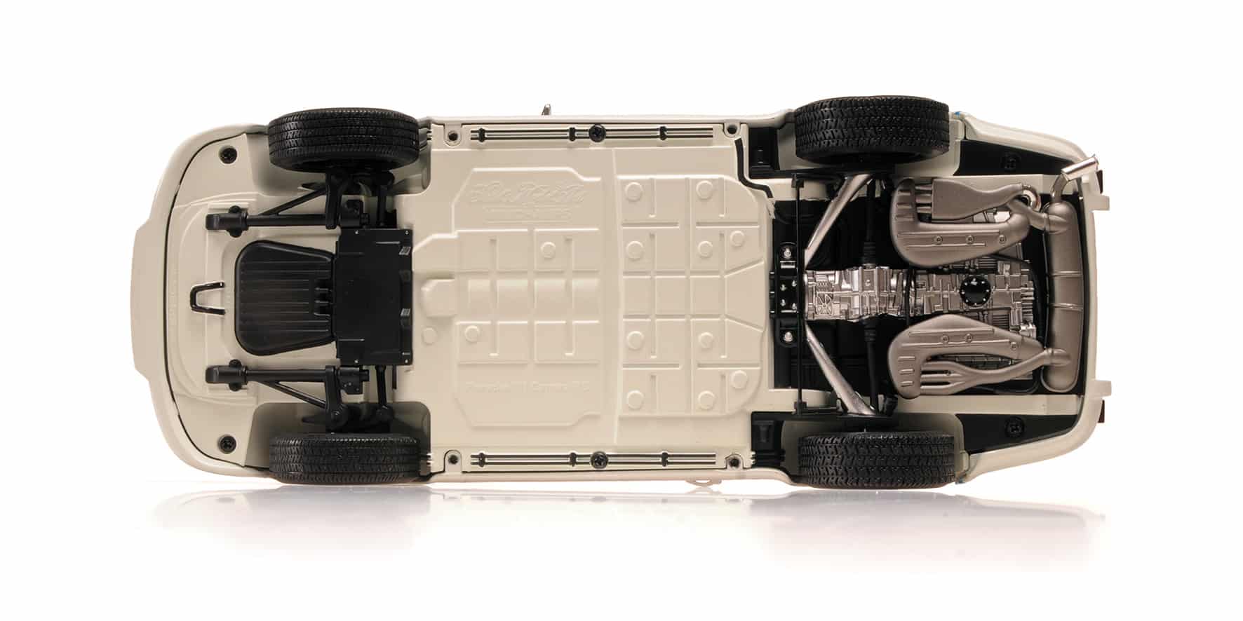 Minichamps 1:18 Porsche 911 Carrera RS White/Green 1972 (100066020) Diecast Model 9 Minichamps 1:18 Porsche 911 Carrera RS White/Green 1972 (100066020) Diecast Model - Image 9