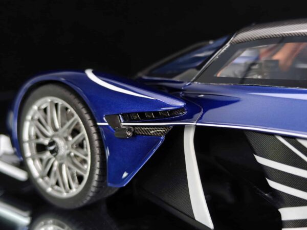 FrontiArt - 1:18 Aston Martin Valkyrie Sabiro Blue Union Jack - Limited Edition Resin Model 25 FrontiArt - 1:18 Aston Martin Valkyrie Sabiro Blue Union Jack - Limited Edition Resin Model