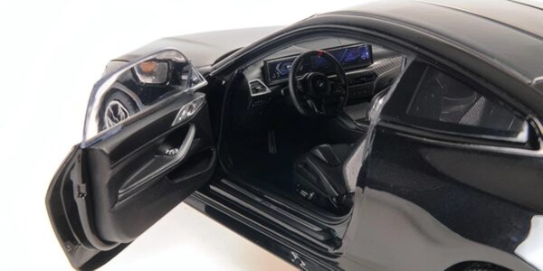 Minichamps - 1:18 BMW M4 (G82) Black Metallic 2024 (110020141) Diecast Model 10 Minichamps - 1:18 BMW M4 (G82) Black Metallic 2024 (110020141) Diecast Model