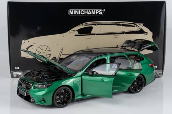 Minichamps 1:18 BMW M5 Touring (G91) 2024 Isle of Man Green Metallic (110023902) Diecast Model