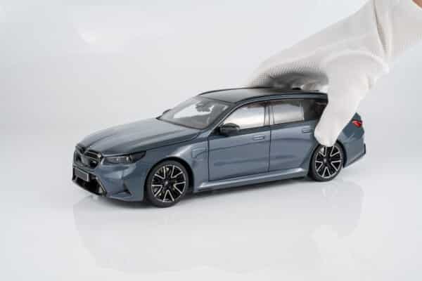 Minichamps 1:18 BMW M5 Touring (G91) 2024 Grey Metallic (110023901) Diecast Model 11 Minichamps 1:18 BMW M5 Touring (G91) 2024 Grey Metallic (110023901) Diecast Model