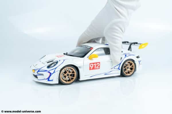 Minichamps - 1:18 Porsche 911 (992) GT3 RS No.912 Livery - Limited Edition Diecast Model