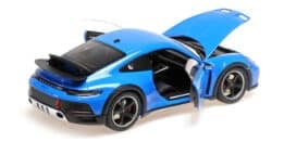 Minichamps - 1:18 Porsche 911 Dakar Blue 2022 - Diecast Model