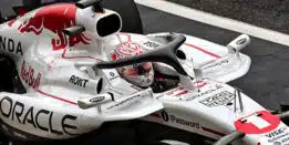 Minichamps - 1:18 Red Bull Racing RB21 No.1 Max Verstappen - Winner Japanese GP 2025 Special White Tribute Livery - Limited Edition Diecast Model