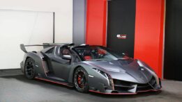 autoart - 1:18 lamborghini veneno roadster metallic grey/red accent