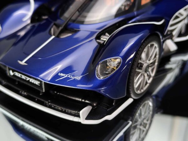 FrontiArt - 1:18 Aston Martin Valkyrie Sabiro Blue Union Jack - Limited Edition Resin Model 30 FrontiArt - 1:18 Aston Martin Valkyrie Sabiro Blue Union Jack - Limited Edition Resin Model