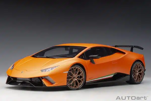 AUTOart - 1:12 Lamborghini Huracan Performante (Arancio Anthaeus) Composite Model