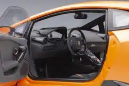 AUTOart - 1:12 Lamborghini Huracan Performante (Arancio Anthaeus) Composite Model
