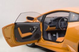 AUTOart 1:12 Lamborghini Huracan LP610-4 (Metallic Pearl Orange) 2014 (12098)