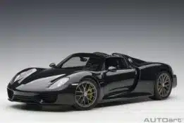 AUTOart - 1:12 Porsche 918 Spyder 2013 "Weissach Package" Black Metallic - Composite Model