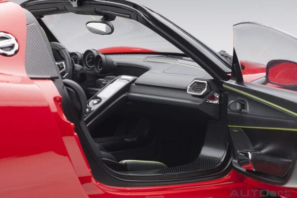AUTOart - 1:12 Porsche 918 Spyder Weissach Package Guards Red - Composite Model