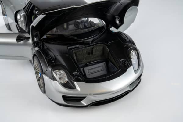 AUTOart 1:12 Porsche 918 Spyder Weissach Package GT Silver Metallic (12123) Composite Model 22 AUTOart 1:12 Porsche 918 Spyder Weissach Package GT Silver Metallic (12123) Composite Model