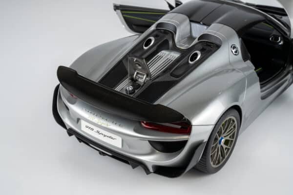 AUTOart 1:12 Porsche 918 Spyder Weissach Package GT Silver Metallic (12123) Composite Model 25 AUTOart 1:12 Porsche 918 Spyder Weissach Package GT Silver Metallic (12123) Composite Model