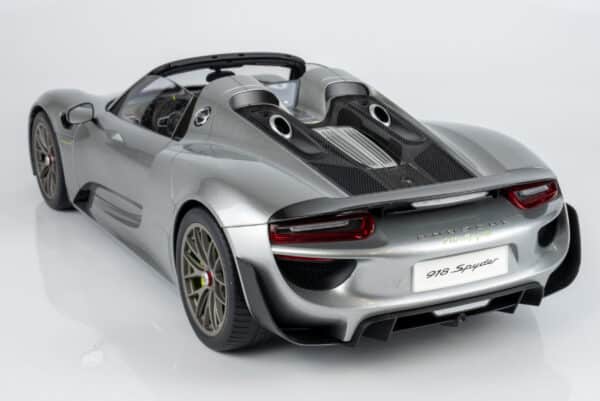 AUTOart 1:12 Porsche 918 Spyder Weissach Package GT Silver Metallic (12123) Composite Model 19 AUTOart 1:12 Porsche 918 Spyder Weissach Package GT Silver Metallic (12123) Composite Model