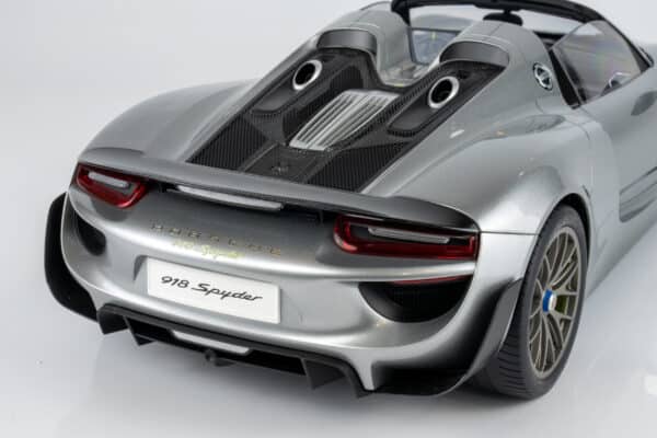 AUTOart 1:12 Porsche 918 Spyder Weissach Package GT Silver Metallic (12123) Composite Model 26 AUTOart 1:12 Porsche 918 Spyder Weissach Package GT Silver Metallic (12123) Composite Model