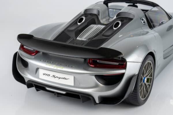 AUTOart 1:12 Porsche 918 Spyder Weissach Package GT Silver Metallic (12123) Composite Model 27 AUTOart 1:12 Porsche 918 Spyder Weissach Package GT Silver Metallic (12123) Composite Model
