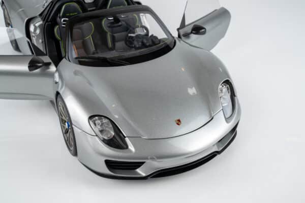 AUTOart 1:12 Porsche 918 Spyder Weissach Package GT Silver Metallic (12123) Composite Model 24 AUTOart 1:12 Porsche 918 Spyder Weissach Package GT Silver Metallic (12123) Composite Model