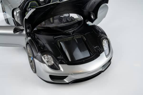 AUTOart 1:12 Porsche 918 Spyder Weissach Package GT Silver Metallic (12123) Composite Model 23 AUTOart 1:12 Porsche 918 Spyder Weissach Package GT Silver Metallic (12123) Composite Model
