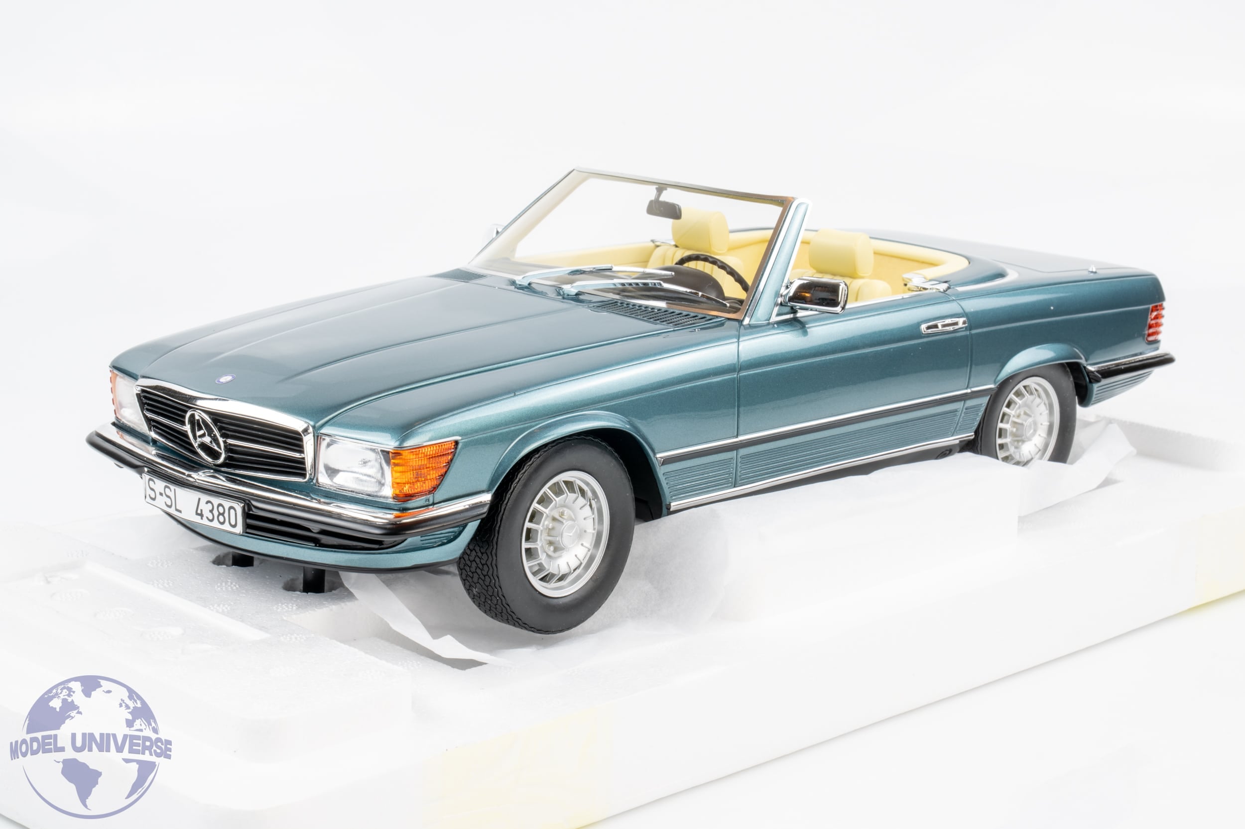 12ART - 1:12 Mercedes-Benz 380SL R107 Petrol Metallic 1979-1985 - Limited Edition Resin Model