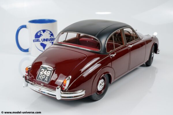 12ART - 1:12 Jaguar Mk.II Maroon with Black Roof "Inspector Morse" (12ART1001053) UK Exclusive Limited Edition Resin Model 11 12ART - 1:12 Jaguar Mk.II Maroon with Black Roof
