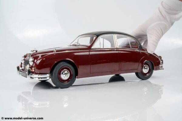 12ART - 1:12 Jaguar Mk.II Maroon with Black Roof "Inspector Morse" (12ART1001053) UK Exclusive Limited Edition Resin Model 12 12ART - 1:12 Jaguar Mk.II Maroon with Black Roof