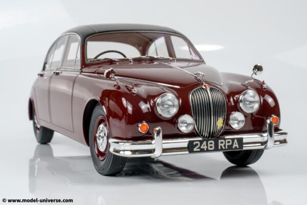 12ART - 1:12 Jaguar Mk.II Maroon with Black Roof "Inspector Morse" (12ART1001053) UK Exclusive Limited Edition Resin Model 15 12ART - 1:12 Jaguar Mk.II Maroon with Black Roof