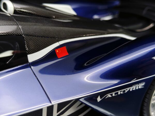FrontiArt - 1:18 Aston Martin Valkyrie Sabiro Blue Union Jack - Limited Edition Resin Model 26 FrontiArt - 1:18 Aston Martin Valkyrie Sabiro Blue Union Jack - Limited Edition Resin Model