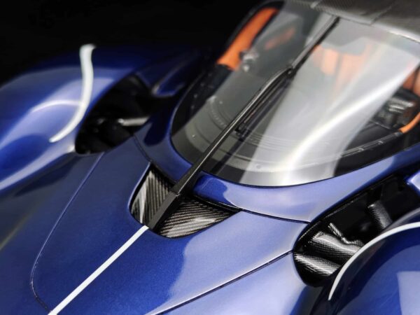 FrontiArt - 1:18 Aston Martin Valkyrie Sabiro Blue Union Jack - Limited Edition Resin Model 29 FrontiArt - 1:18 Aston Martin Valkyrie Sabiro Blue Union Jack - Limited Edition Resin Model