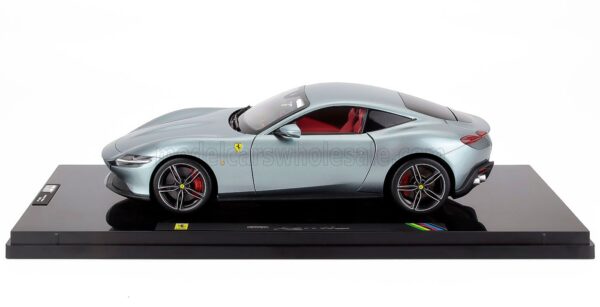 Polistil - 1:18 Ferrari Roma 2019 Grey Metallic with Showcase - Limited Edition Resin Model