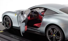 Polistil - 1:18 Ferrari Roma 2019 Grey Metallic with Showcase - Limited Edition Resin Model