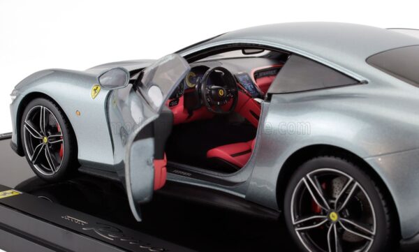 Polistil - 1:18 Ferrari Roma 2019 Grey Metallic with Showcase - Limited Edition Resin Model