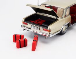 1:18 Mercedes-Benz 600 Pullman Limousine Champagne - Diecast Model - NZG Models