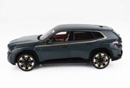 Minichamps - 1:18 BMW XM Dark Green Metallic 2023 - Diecast Model