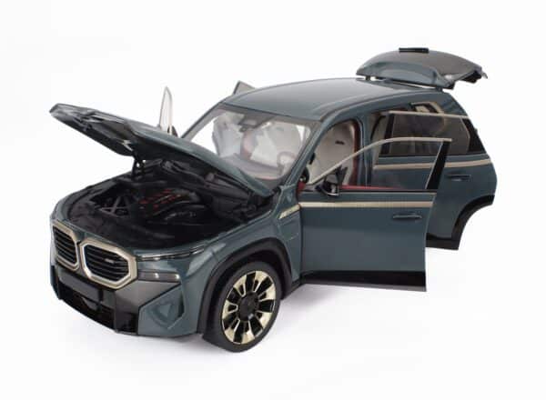 Minichamps - 1:18 BMW XM Dark Green Metallic 2023 - Diecast Model