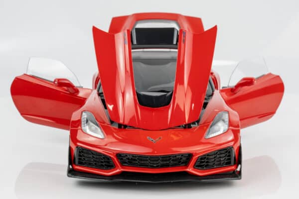Ixo - 1:18 Chevrolet Corvette C7 ZR1 Red 2019 - Diecast Model 26 Ixo - 1:18 Chevrolet Corvette C7 ZR1 Red 2019 - Diecast Model