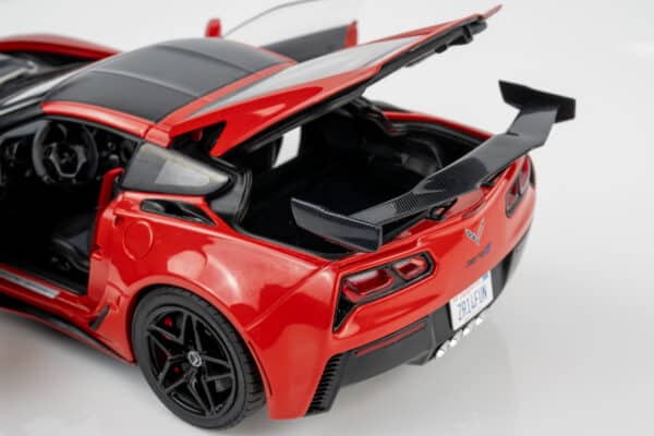 Ixo - 1:18 Chevrolet Corvette C7 ZR1 Red 2019 - Diecast Model 28 Ixo - 1:18 Chevrolet Corvette C7 ZR1 Red 2019 - Diecast Model