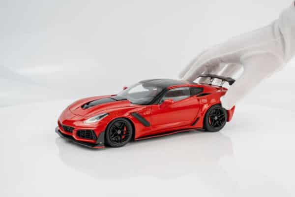 Ixo - 1:18 Chevrolet Corvette C7 ZR1 Red 2019 - Diecast Model 22 Ixo - 1:18 Chevrolet Corvette C7 ZR1 Red 2019 - Diecast Model