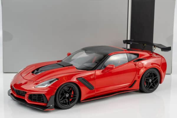 Ixo - 1:18 Chevrolet Corvette C7 ZR1 Red 2019 - Diecast Model