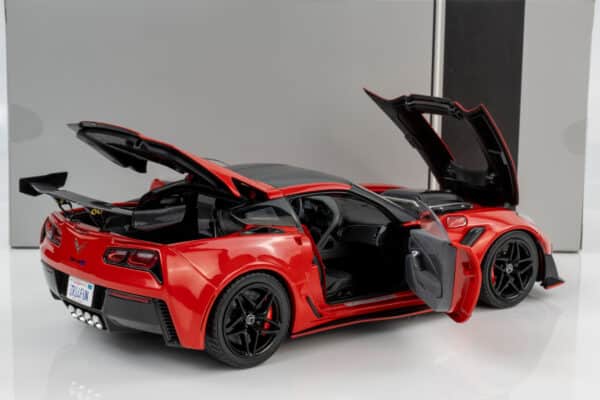 Ixo - 1:18 Chevrolet Corvette C7 ZR1 Red 2019 - Diecast Model 20 Ixo - 1:18 Chevrolet Corvette C7 ZR1 Red 2019 - Diecast Model