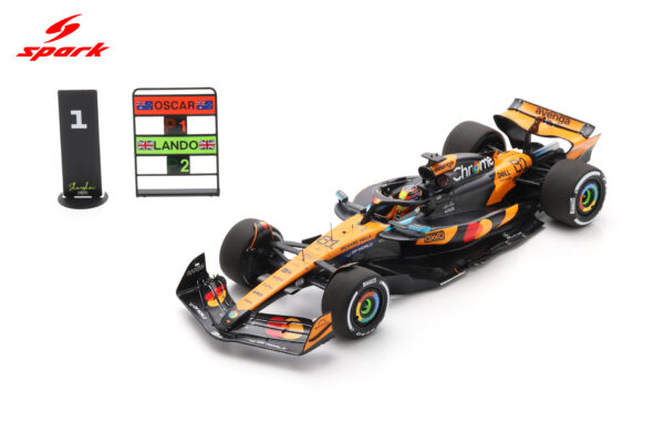 Spark 1:18 McLaren F1 MCL39 No.81 Oscar Piastri Winner Chinese GP 2025 with Pitboards (18S1008) Resin Model
