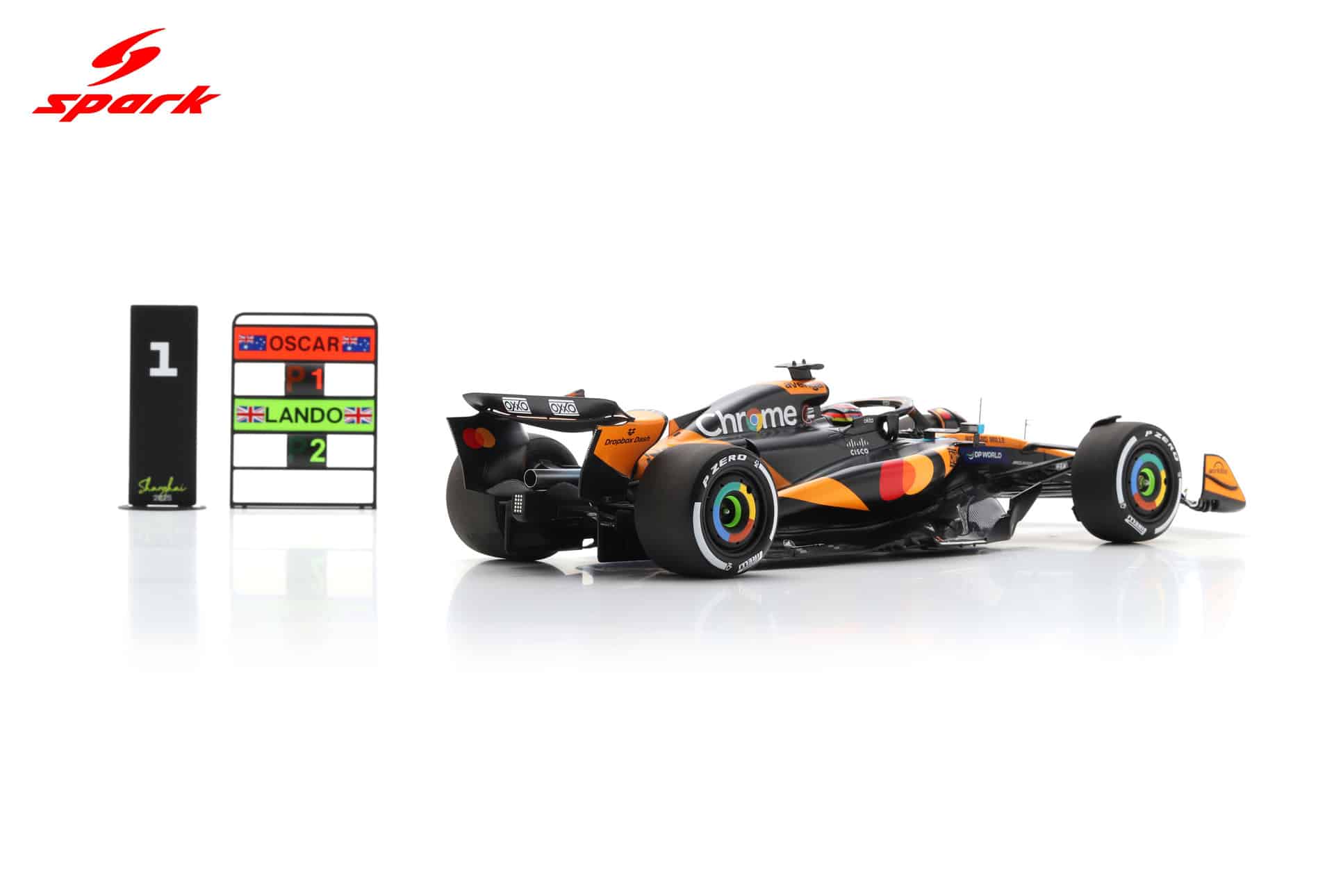 Spark 1:18 McLaren F1 MCL39 No.81 Oscar Piastri Winner Chinese GP 2025 with Pitboards (18S1008) Resin Model 5 Spark 1:18 McLaren F1 MCL39 No.81 Oscar Piastri Winner Chinese GP 2025 with Pitboards (18S1008) Resin Model - Image 5