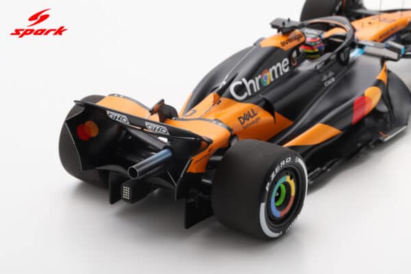 Spark 1:18 McLaren F1 MCL39 No.81 Oscar Piastri Winner Chinese GP 2025 with Pitboards (18S1008) Resin Model 14 Spark 1:18 McLaren F1 MCL39 No.81 Oscar Piastri Winner Chinese GP 2025 with Pitboards (18S1008) Resin Model