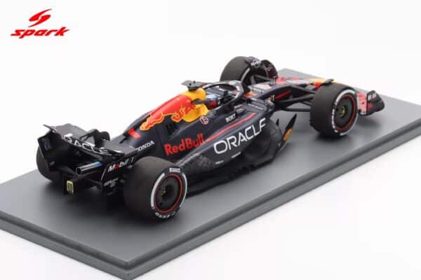 Spark 1:18 Red Bull Racing RB20 No.1 Max Verstappen World Champion 2024 Las Vegas GP (18S666) Resin Model 11 Spark 1:18 Red Bull Racing RB20 No.1 Max Verstappen World Champion 2024 Las Vegas GP (18S666) Resin Model